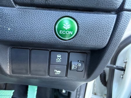 2015 Honda Fit - thumbnail 17