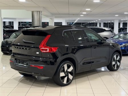 2023 Volvo XC40 - thumbnail 3