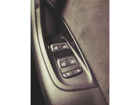 2017 Audi A6 2.0 TDI 150 S LINE 4DR €20,900 thumbnail