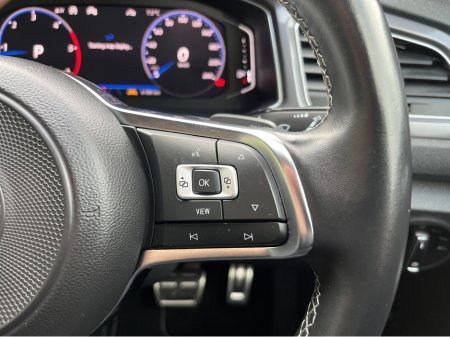 2020 Volkswagen T-Roc R-LINE AUTOMATIC 2.0 DIESEL //HALF LEATHER SEATS//KEYLESS ENRTY//ADAPTIVE CRUISE CONTROL//REVESE CAMERA// €25,950 thumbnail