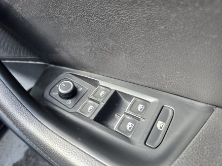 2016 Volkswagen Passat - thumbnail 27