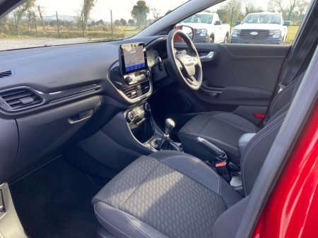 2024 Ford Puma - thumbnail 2