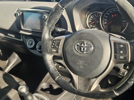 2017 Toyota Yaris 1.0 VVT-i 3Dr Luna €10,750 thumbnail