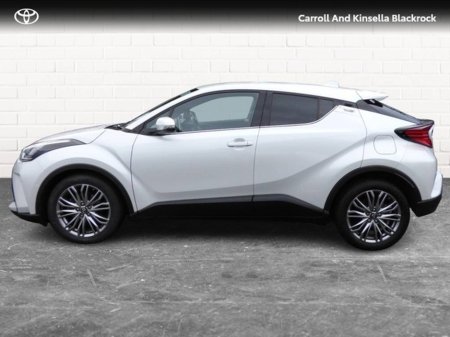 2023 Toyota C-HR Hybrid Sol €31,450 thumbnail
