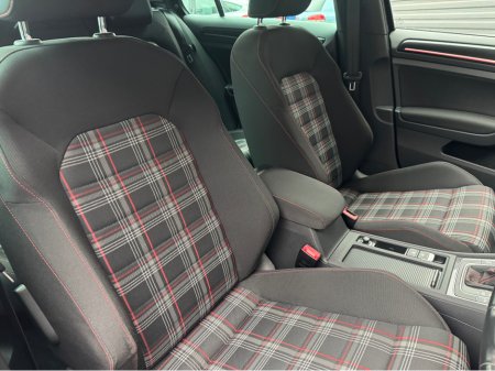 2014 Volkswagen Golf - thumbnail 11