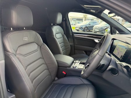 2026 Volkswagen Touareg R-Line (COMMERCIAL) thumbnail