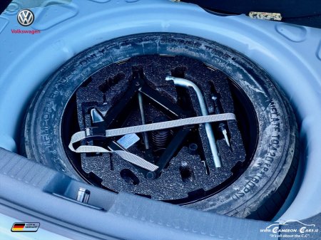 2013 Volkswagen Beetle - thumbnail 31