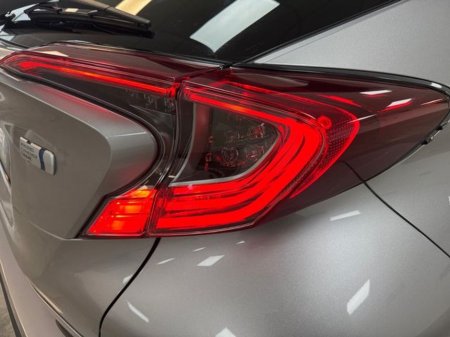 2018 Toyota C-HR - thumbnail 17