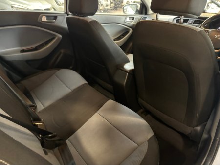 2021 Hyundai i20 - thumbnail 5