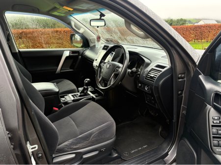 2023 Toyota Landcruiser 2.8 D4d LWB AUTO COMMERCIAL €52,950 thumbnail