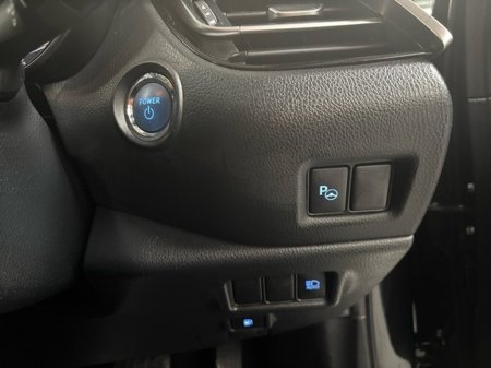 2020 Toyota C-HR - thumbnail 15