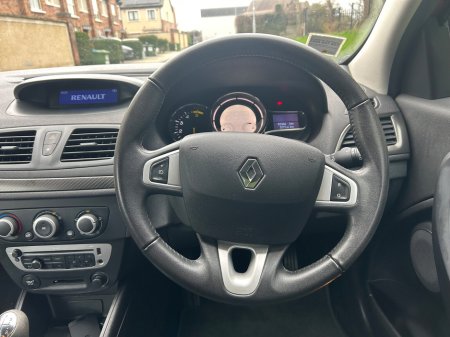 2013 Renault Megane - thumbnail 19