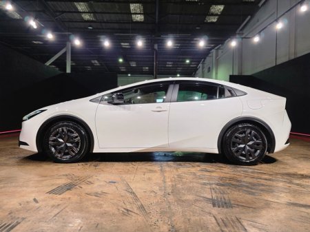 2023 Toyota Prius - thumbnail 6