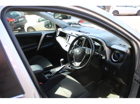 2018 Toyota Rav4 - thumbnail 4