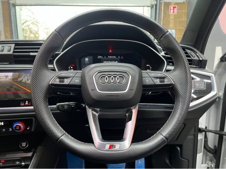 2024 Audi Q3 2024 AUDI Q3 35TDI QUATTRO S LINE 2.0 AUTOMATIC / CRUISE CONTROL / 360° PARKING CAMERA / ELECTRIC HEATED SEATS / PADDLE SHIFTERS / APPLE CARPLAY thumbnail