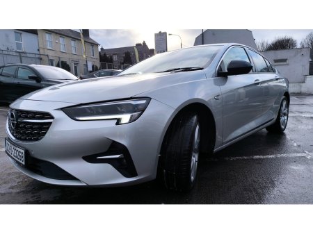 2021 Opel Insignia - view 2