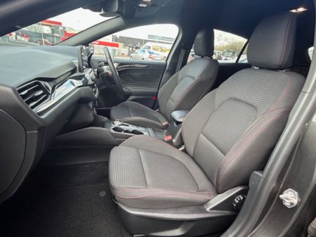 2021 Ford Focus - thumbnail 16