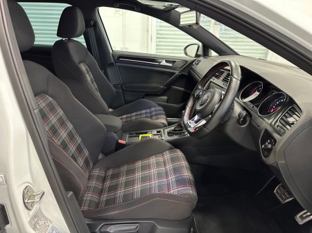 2014 Volkswagen Golf - thumbnail 21