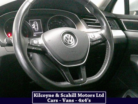 2016 Volkswagen Passat 1.6 TDI SE BUSINESS BLUEMOTION 120PS 4DR AUTO thumbnail
