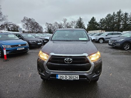 2025 Toyota Hilux 2.8 SR5 Double CAB €54,990