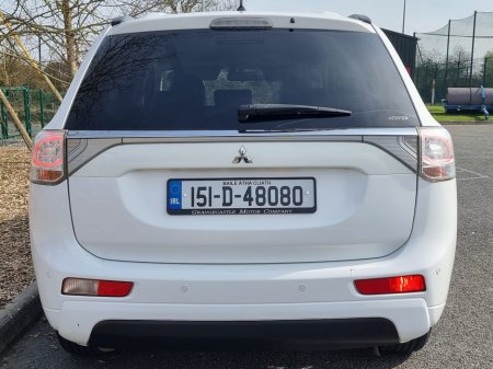 2015 Mitsubishi Outlander - thumbnail 4