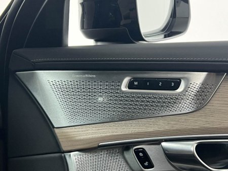 2025 Volvo XC90 ULTRA T8 RECHARGE 2.0 PHEV *7 SEATER* €87,990 thumbnail