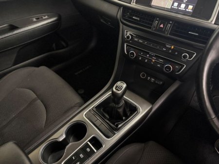 2017 Kia Optima - thumbnail 8