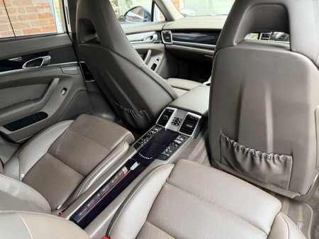 2014 Porsche Panamera S E-HYBRID TIPTRONIC V6 €31,950 thumbnail
