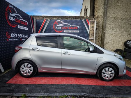 2020 Toyota Vitz - thumbnail 9