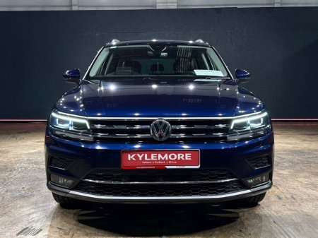 2018 Volkswagen Tiguan 2.0 TDI HIGH LINE 4WD - FULL BLACK LEATHER HEATED SEATS FRONT AND BACK - DIAMOND CUT FACTORY ALLOY WHEELS - CRUISE CONTROL - REVERSE CAMERA €29,950 thumbnail