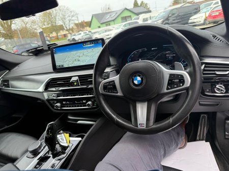 2021 BMW 5 Series - thumbnail 10