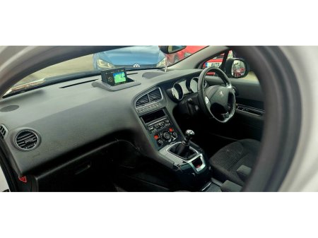 2016 Peugeot 5008 - thumbnail 22