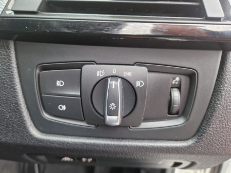 2013 BMW 3 Series - thumbnail 32