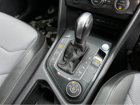 2021 Volkswagen Tiguan - thumbnail 18