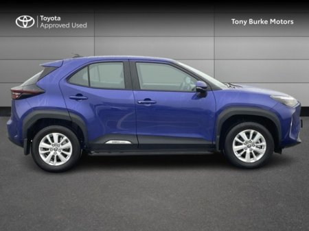 2025 Toyota Yaris Cross - Save EUR 3,350 - Luna + Side Steps Worth EUR 730 - 1.5 Hybrid - Automatic - 252 Plate // Remote Central Locking // Front Electric Windows // Rear Electric Windows // Electric Mirrors // Finger Tip S €31,345