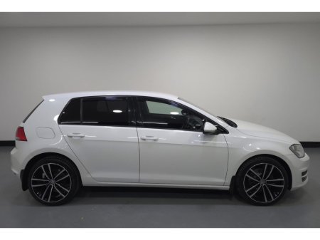 2013 Volkswagen Golf 1.6 TDI 105BHP BLUEMOTION €9,950 thumbnail