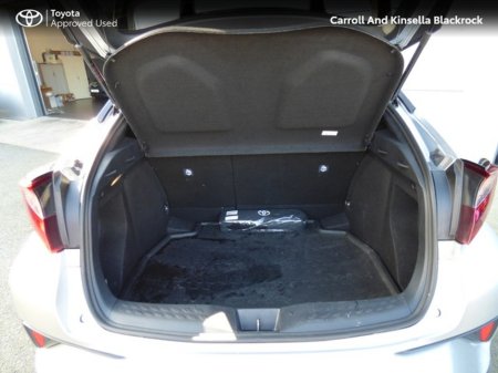 2023 Toyota C-HR Hybrid Sport €28,950 thumbnail