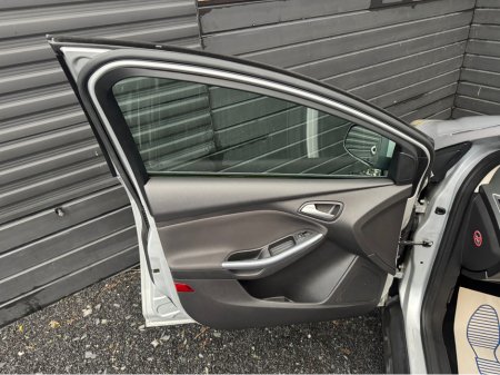2015 Ford Focus TITANIUM 1.6 TDCI 5DR €7,995 thumbnail