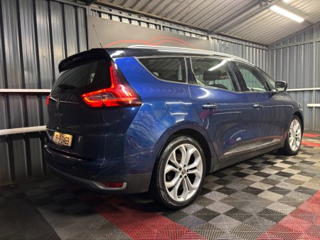 2019 Renault Grand Scenic - thumbnail 3