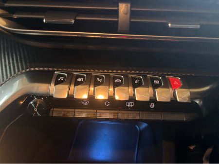 2019 Peugeot 3008 - thumbnail 8