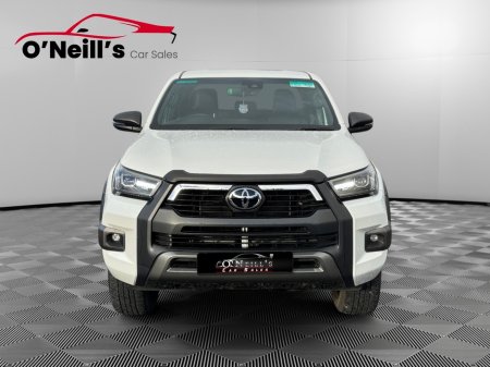 2025 Toyota Hilux *NO VAT* 2.8 INVINCIBLE  AUTO #332 €57,999 thumbnail