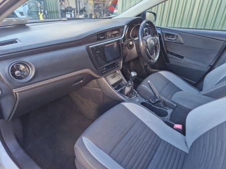 2016 Toyota Auris - thumbnail 15