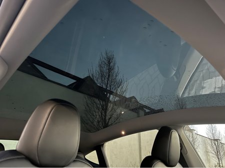 2024 Tesla Model Y - thumbnail 15