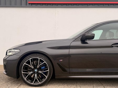 2022 BMW 5 Series - thumbnail 4