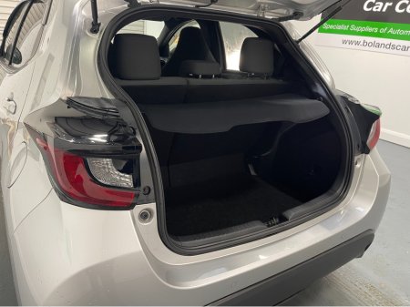 2020 Toyota Yaris - thumbnail 3