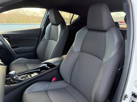 2023 Toyota C-HR - thumbnail 9