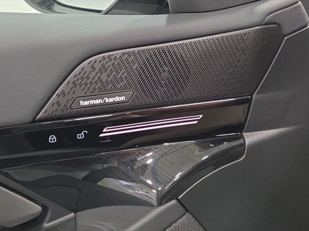 2024 BMW 5 Series - thumbnail 23