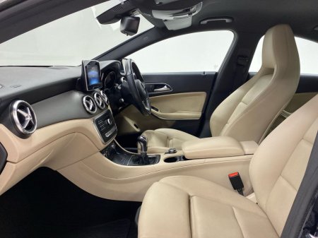 2019 Mercedes-Benz CLA Class - thumbnail 20