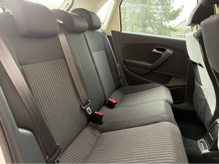 2011 Volkswagen Polo - thumbnail 16