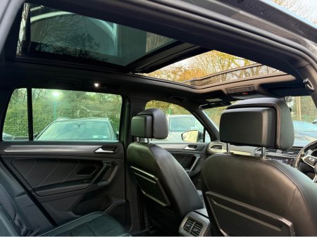 2020 Volkswagen Tiguan R-LINE 2.0 TDI D7F 150HP 5DR AUTO €31,950 thumbnail